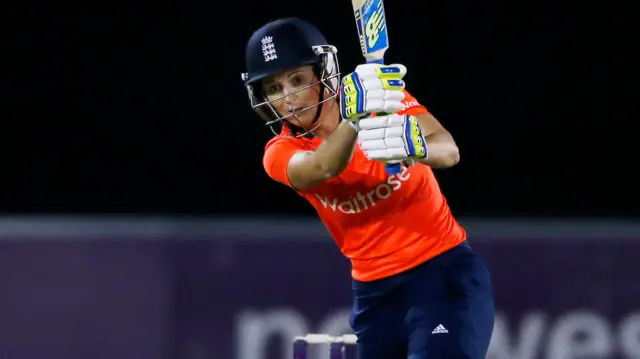 Charlotte Edwards bats