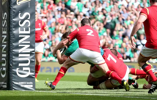 Iain Henderson scores his first international try for Ireland on the stroke of half-time