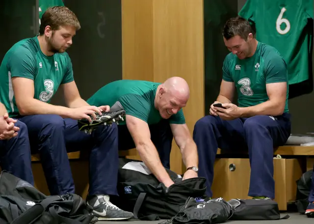 Ireland captain Paul O'Connell shares a joke with team-mates Iain Henderson and Peter O'Mahony