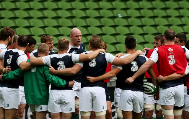 Paul O'Connell addresses his players