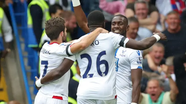 Bakary Sako celebrates