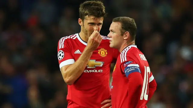 Michael Carrick (left) and Wayne Rooney