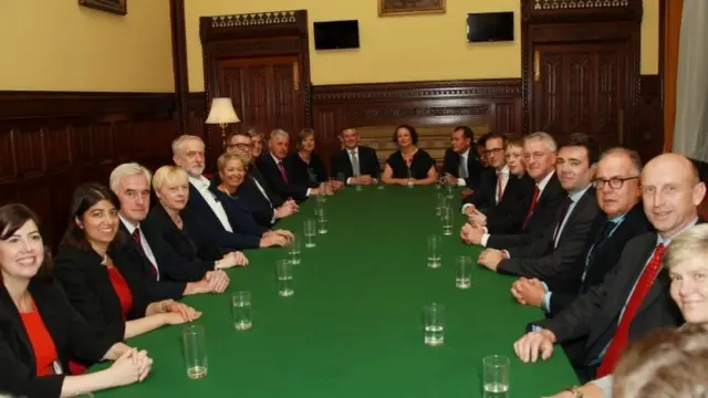 Shadow cabinet