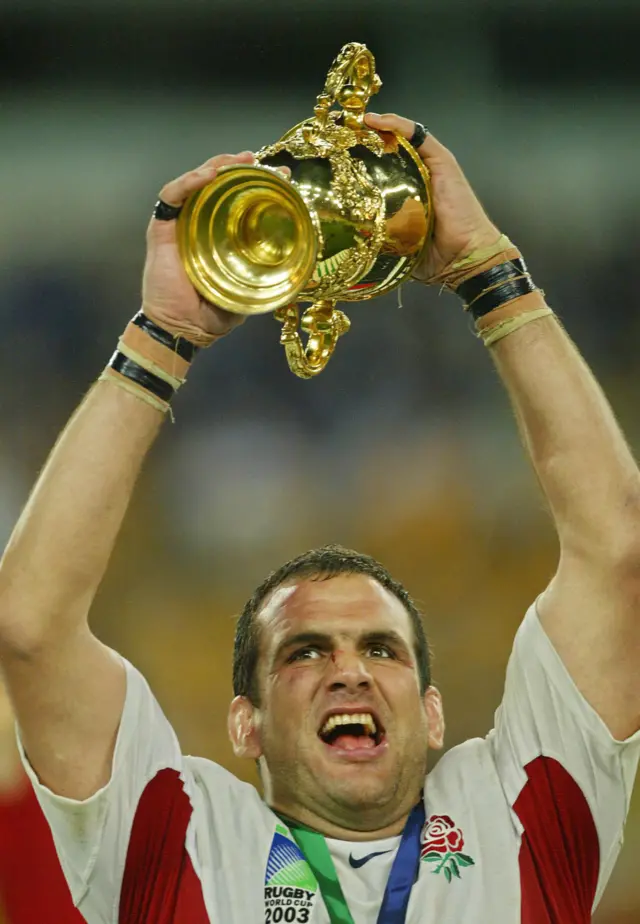 Martin Johnson lifts the Webb Ellis trophy in 2003