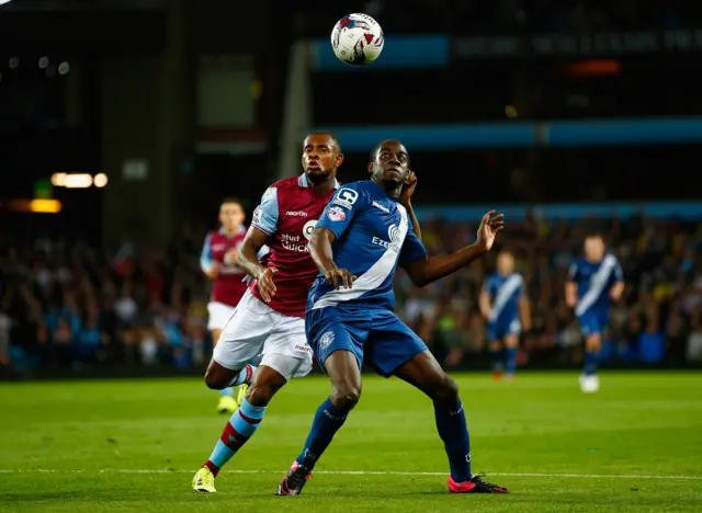 Leandro Bacuna Clayton Donaldson