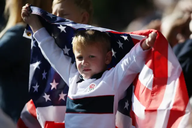 A young USA fan