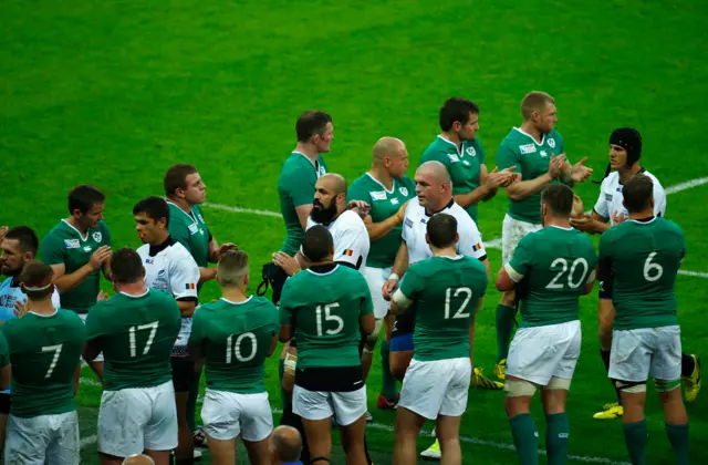 Ireland applaud Romania