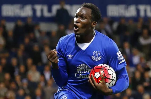 Romelu Lukaku celebrates