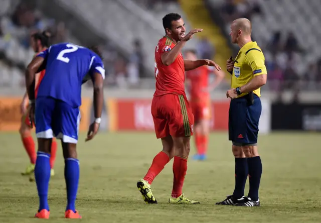 Hal Robson-Kanu reacts