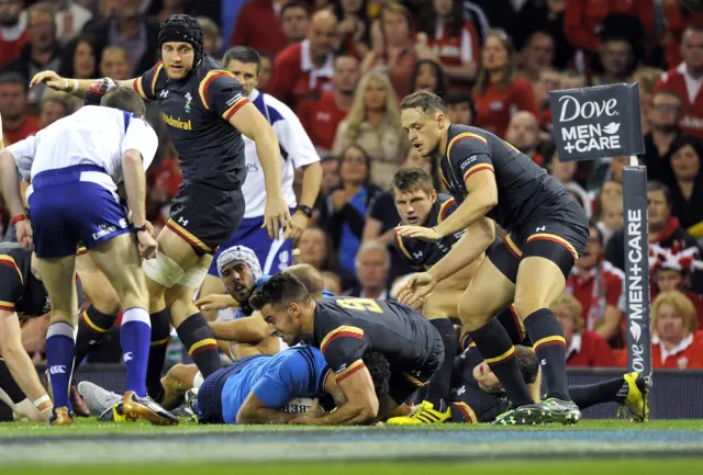 Italy try