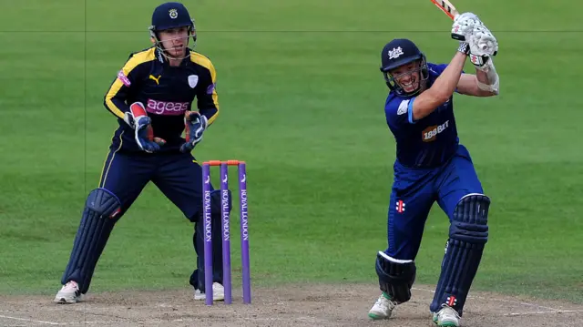 Michael Klinger batting against Hampshire