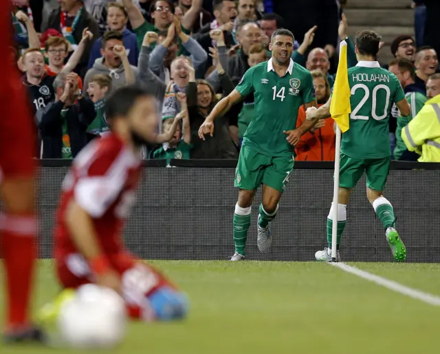 Jonathan Walters celebrates