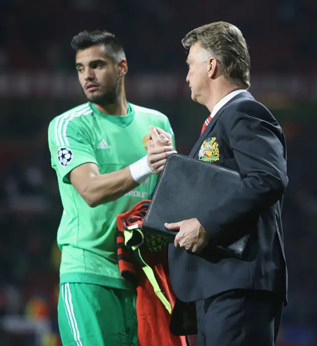 Sergio Romero (left) and Louis Van Gaal