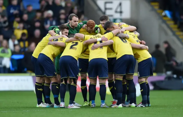 Oxford United huddle