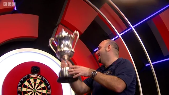 Scott Waites with the trophy