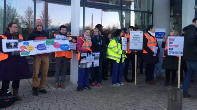 Junior doctors picket in Oxford