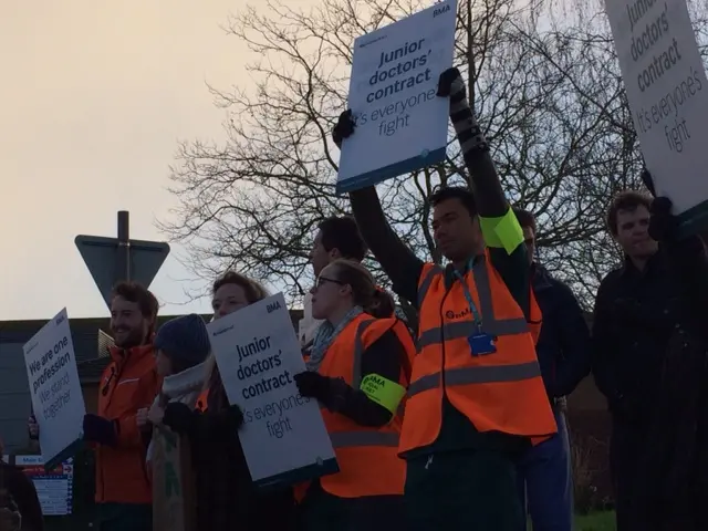 Junior doctors on a picket line