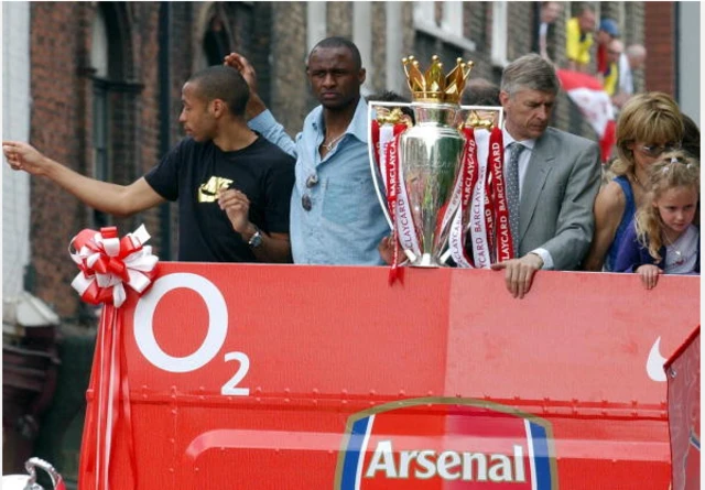 Arsenal win the Premier League in 2004