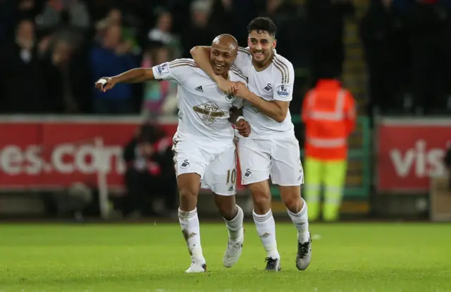 Andrew Ayew celebrates