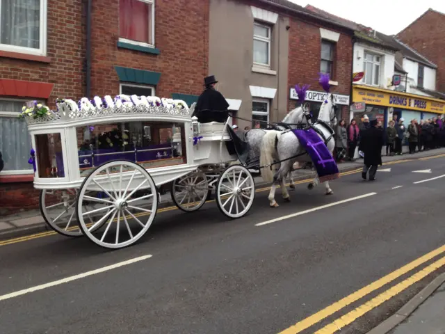 Funeral carriage