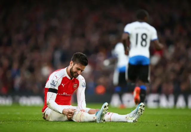 Olivier Giroud of Arsenal reacts