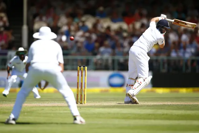 Joe Root edges a ball to Chris Morris