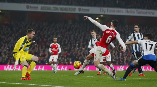 Laurent Koscielny scores