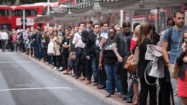 Bus queue