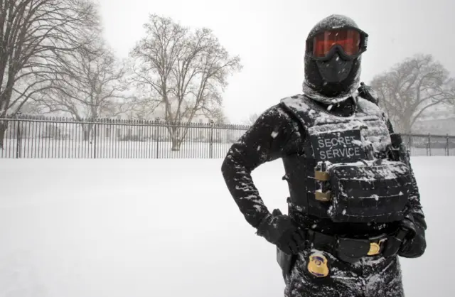 Secret service guard outside the White House