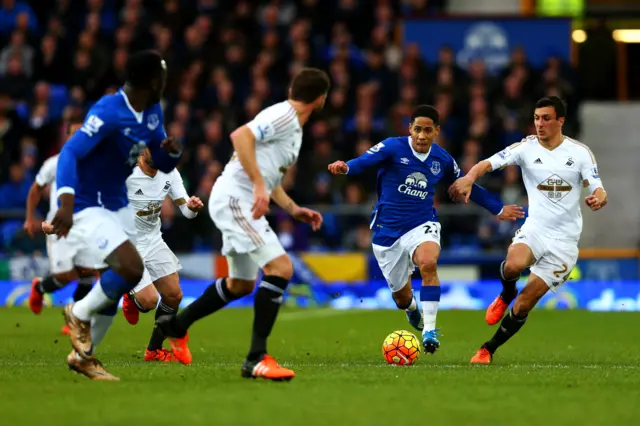 Steven Pienaar of Everton