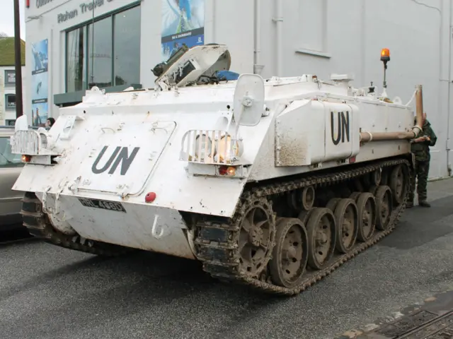 Armoured personnel carrier