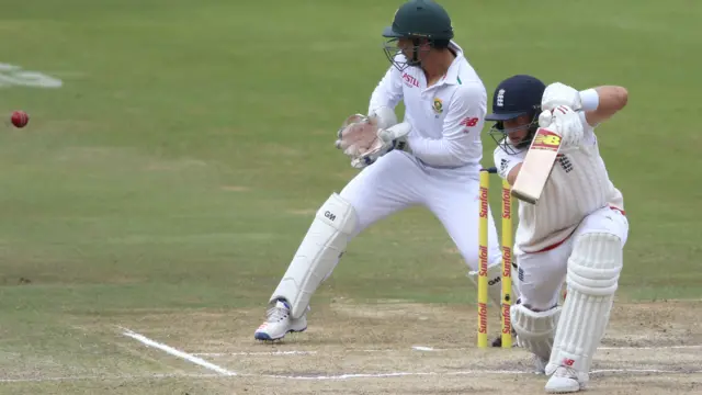 Joe Root edges to slip