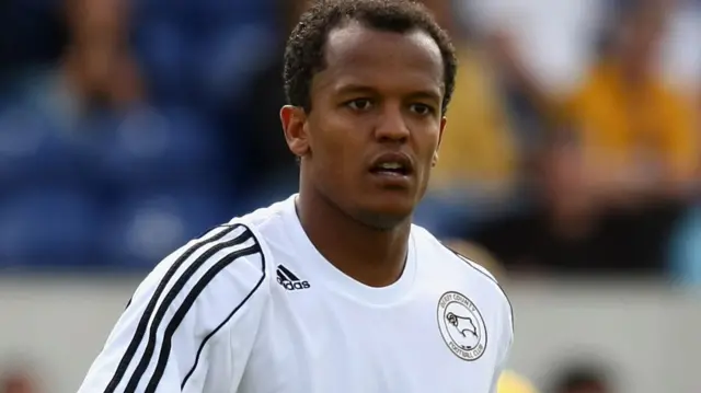 Robert Earnshaw