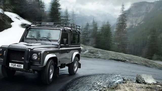 Corris Grey Defender 90