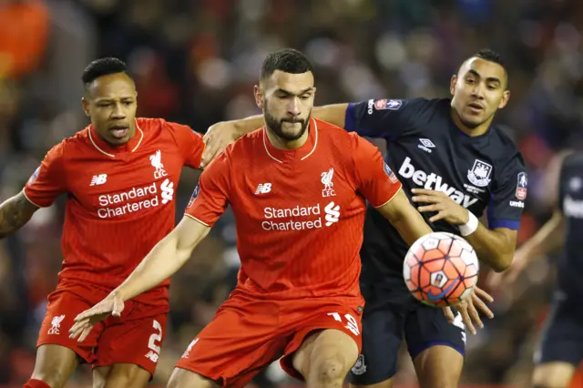 Steven Caulker handball