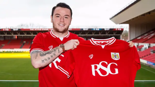 Lee Tomlin