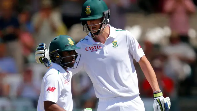 Chris Morris congratulates Temba Bavuma