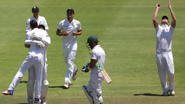 England celebrate the wicket of Faf Du Plessis