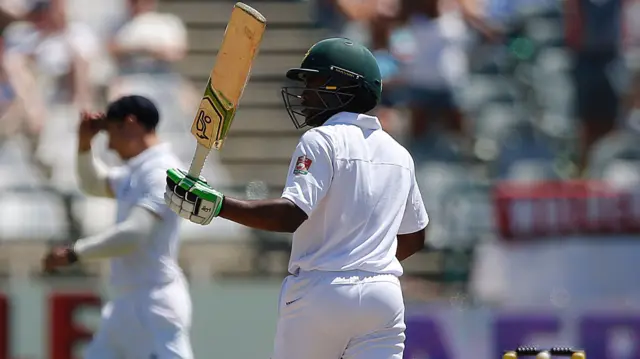 Temba Bavuma celebrates