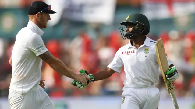 Ben Stokes and Temba Bavuma shake hands