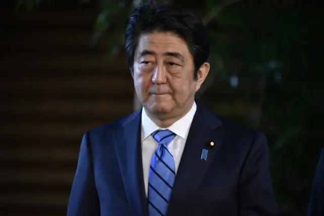 Japanese PM Shinzo Abe in Tokyo (6 Jan 2016)