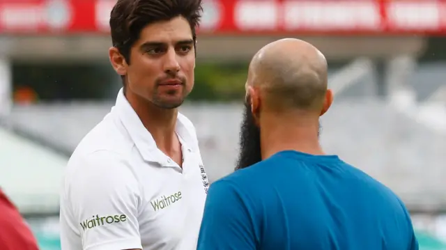 Alastair Cook and Hashim Amla shake hands