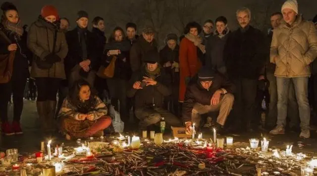 Victims are remembered in Paris vigils last year