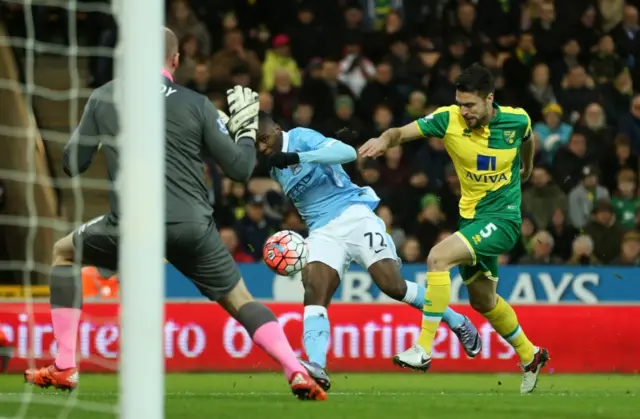 Kelechi Iheanacho shoots