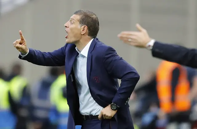 Slaven Bilic gestures