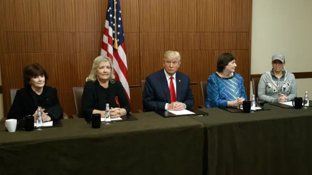 Donald Trump, center, sits with, from right, Paula Jones, Kathy Shelton, Juanita Broaddrick, and Kathleen Willey at Washington University, in St Louis - 9 October 2016