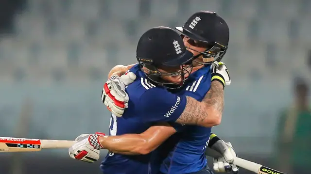 Ben Stokes and Chris Woakes celebrate