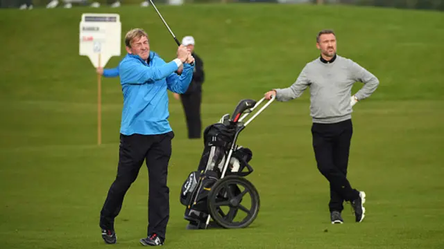 Ex-footballer Kenny Dalglish and snooker star Stephen Hendry