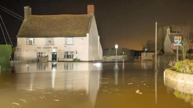 The Crown Inn, Snape in December 2013 floods