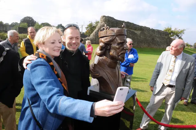 Peter Walker having a selfie